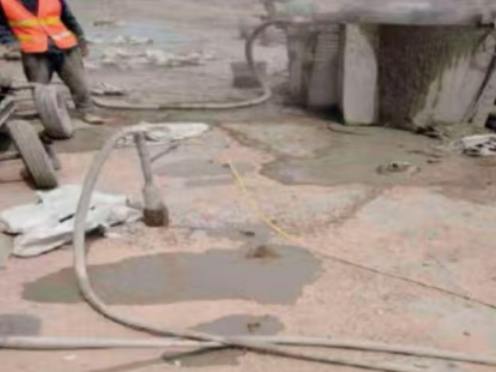 峡江水泥混凝土路面板底注浆技术 路面脱空注浆整治方案